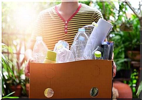 3 manual activities with plastic bottles