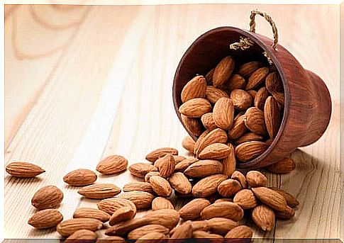 Almonds are used to strengthen the immune system