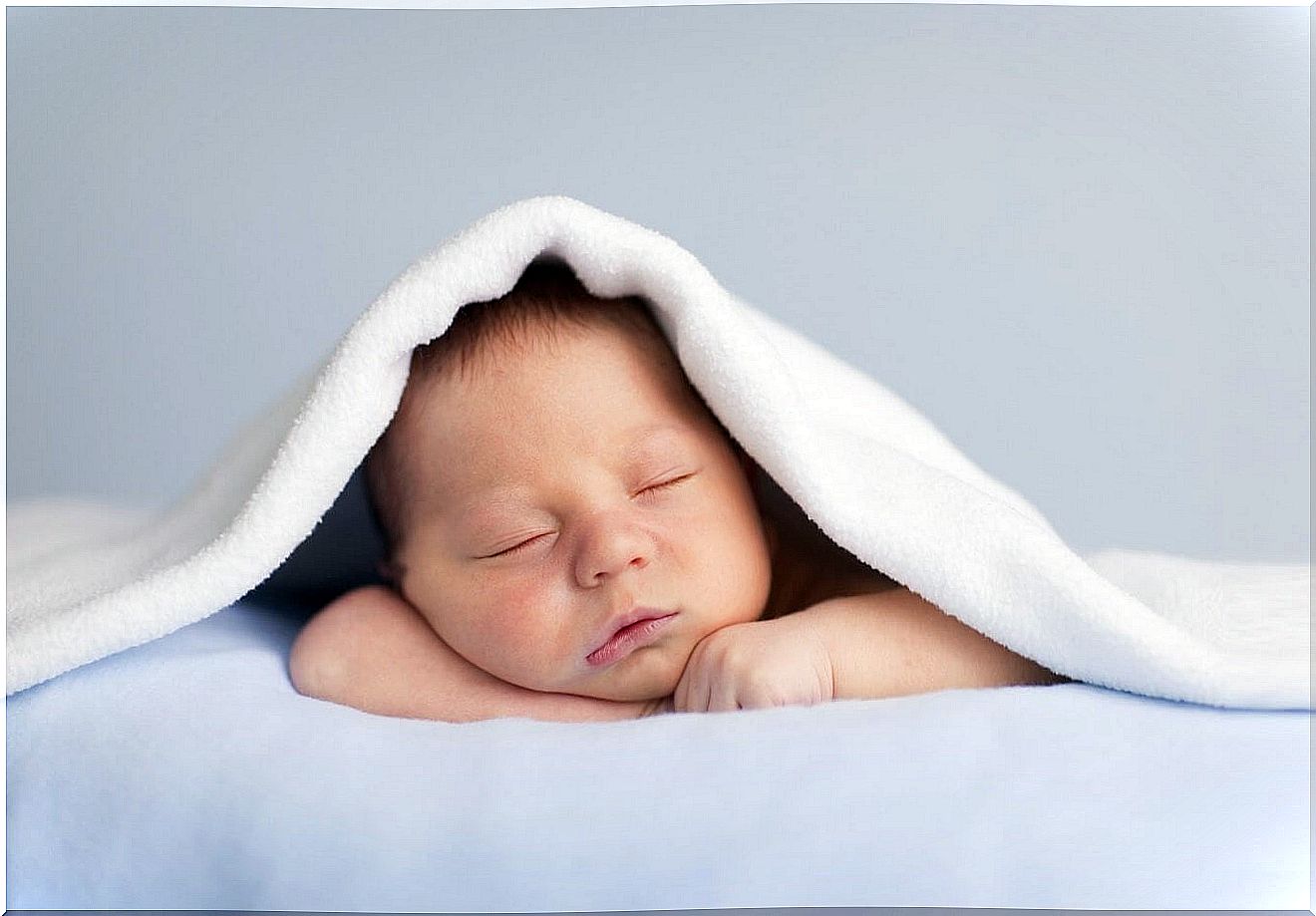 Knowing how to get your baby to sleep may not be easy, but it is extremely important