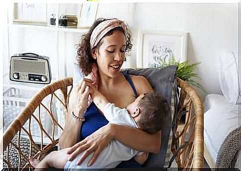 it is important that breastfeeding clothes are comfortable and practical