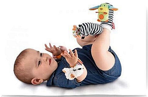 The rattles are excellent toys for newborns for the stimuli they offer to the little one