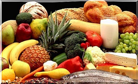 Foods to be taken during pregnancy: fruit, vegetables, starches, dairy products.