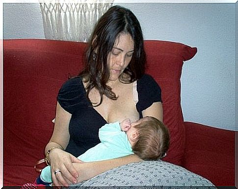 overcoming boredom while breastfeeding is easier than you think