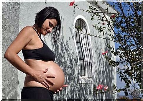 in pregnancy, it is advisable not to leave the house during the hottest hours