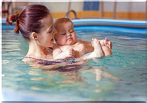 Swimming for the baby: all the benefits