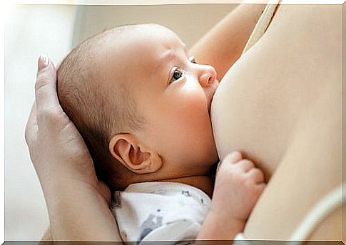 What are the benefits of breastfeeding?